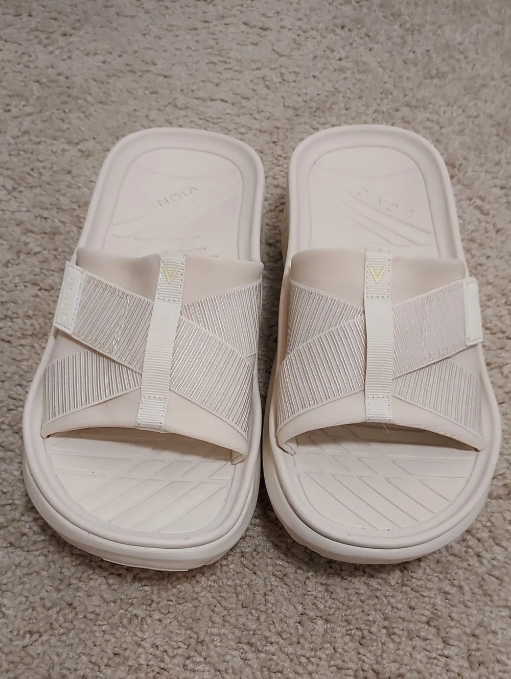 Vionic Slides In Cream( Size 8)